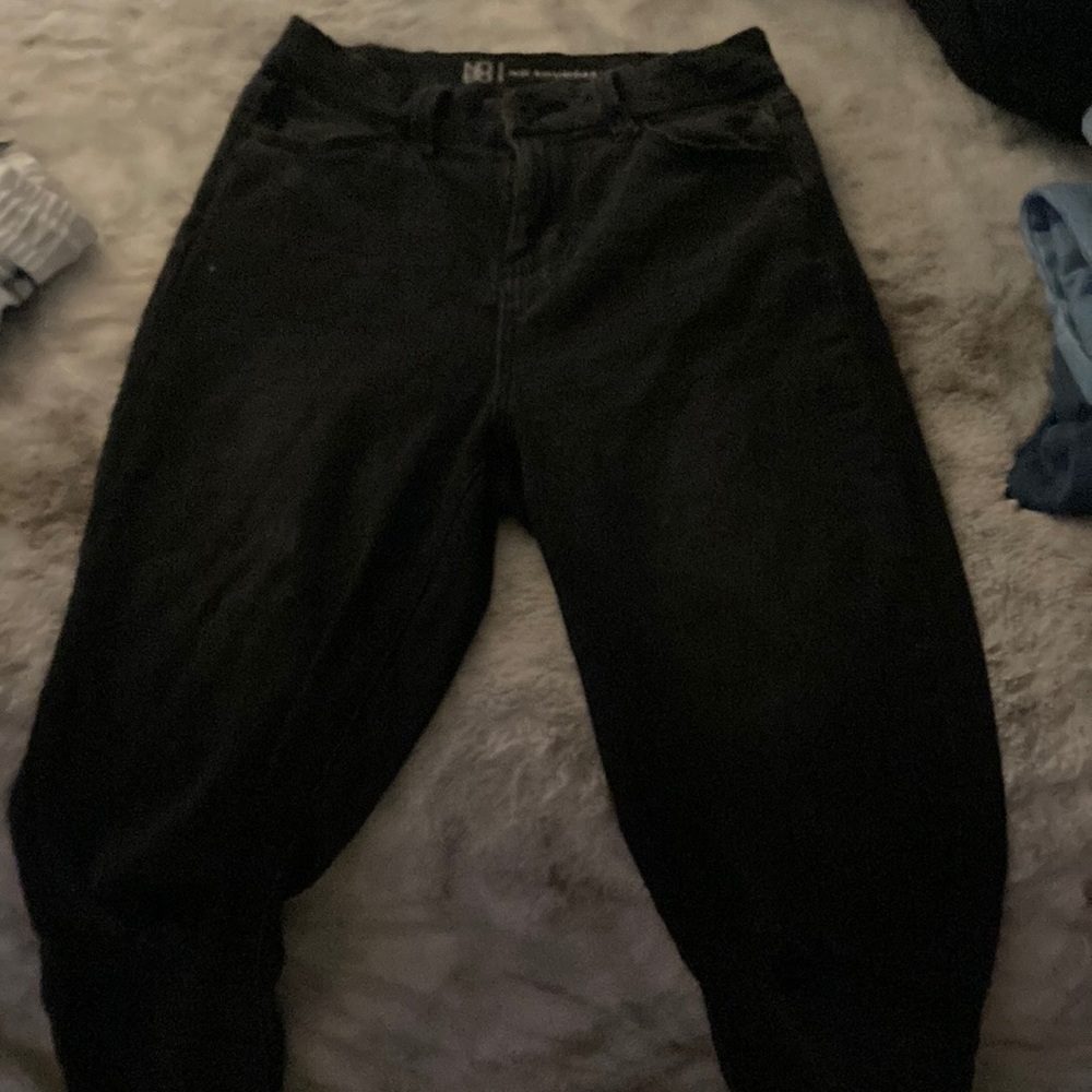 Black jogging pants